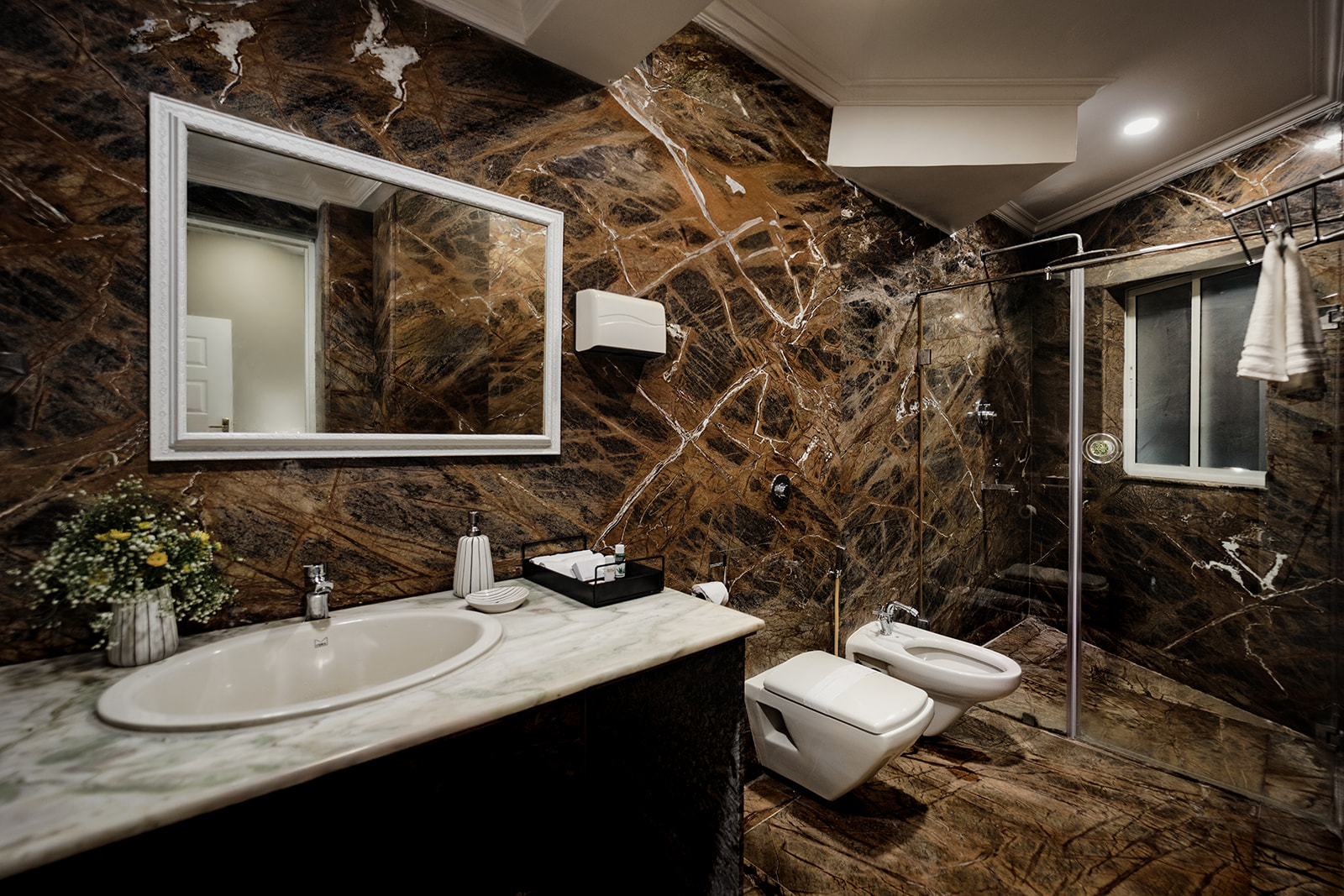Marble bathroom in the Double Deluxe Bedroom