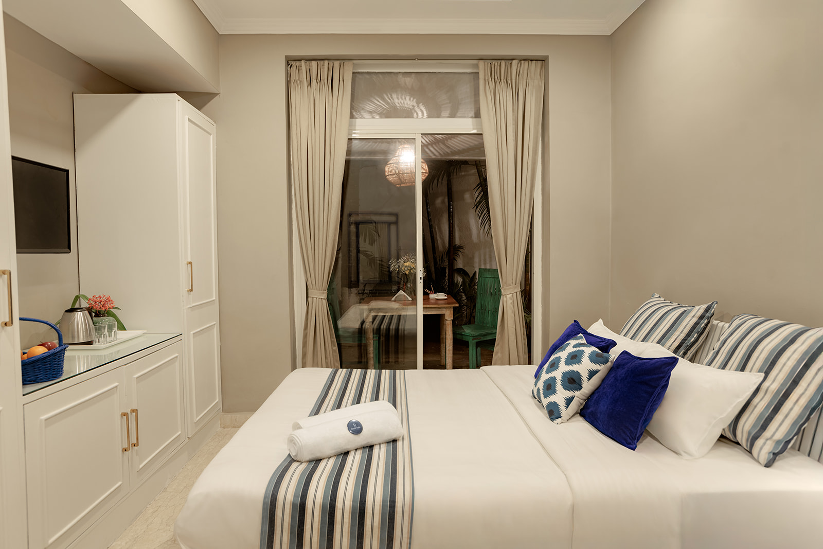 Room 1