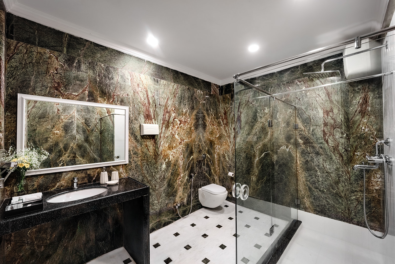 Marble bathroom in the Spacious Double Deluxe Bedroom